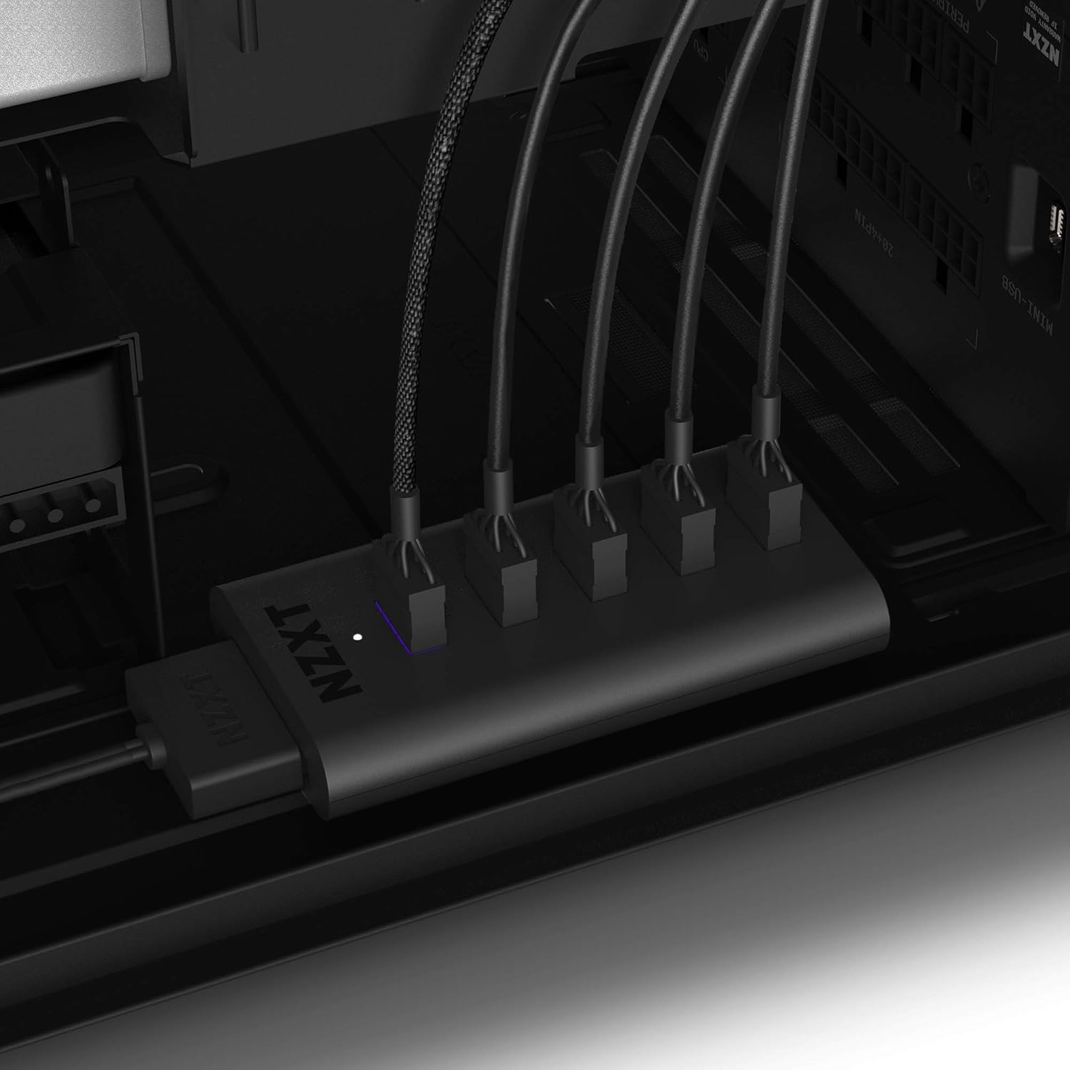 NZXT Internal USB Hub 3 - AC-IUSBH-M3 - 4 Internal USB 2.0 Ports - 3M Dual Lock Tapes - Magnetic Body - Plug and Play